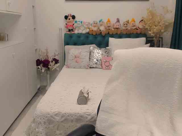 SalomeJade webcam