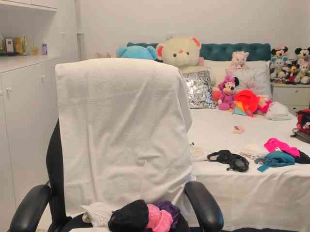 SalomeJade webcam