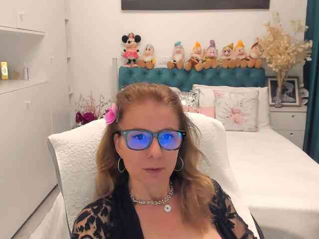 SalomeJade webcam