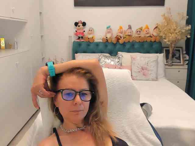 SalomeJade webcam