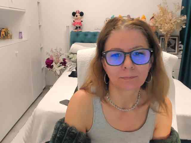 SalomeJade Live Webcam on BongaCams
