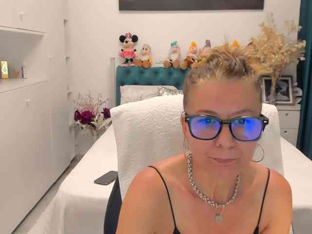 SalomeJade webcam