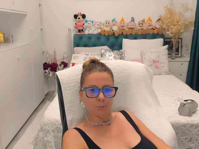 SalomeJade webcam
