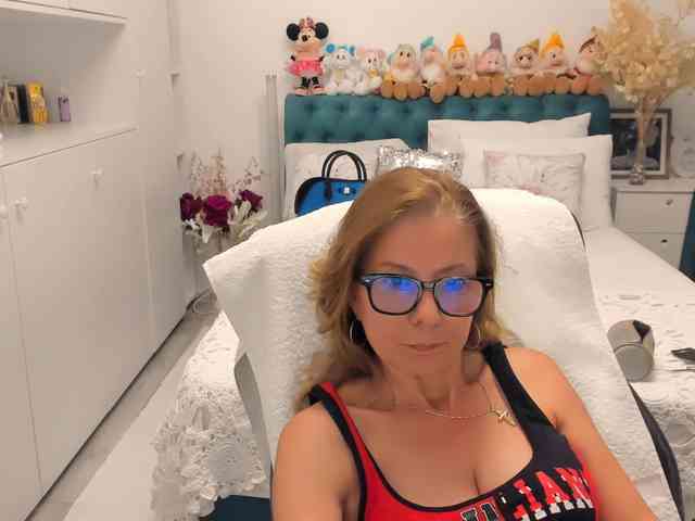 SalomeJade webcam