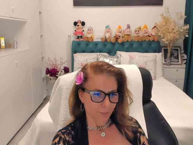 SalomeJade webcam