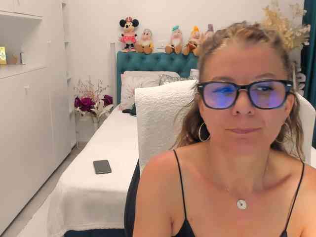 SalomeJade webcam