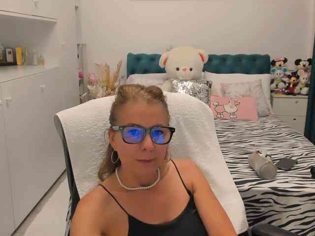 SalomeJade webcam