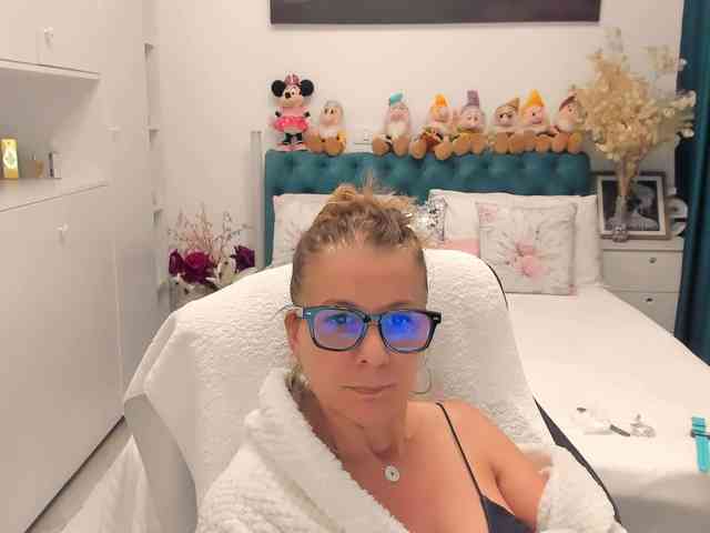 SalomeJade webcam