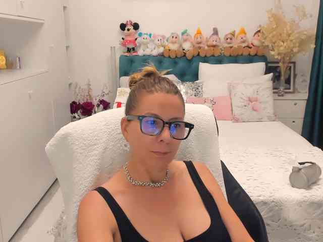SalomeJade webcam