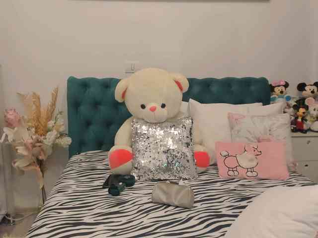 SalomeJade webcam