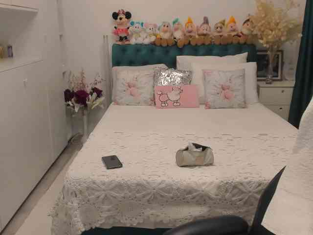 SalomeJade webcam