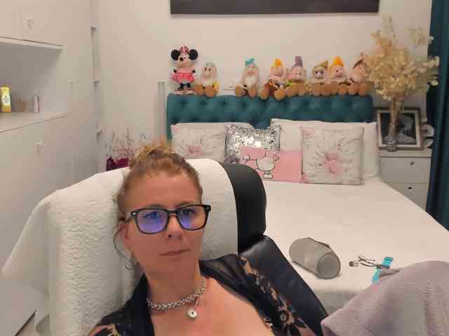 SalomeJade webcam