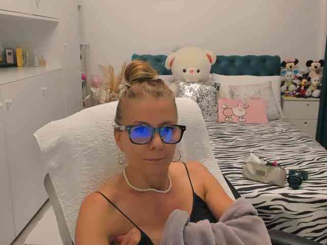 SalomeJade webcam