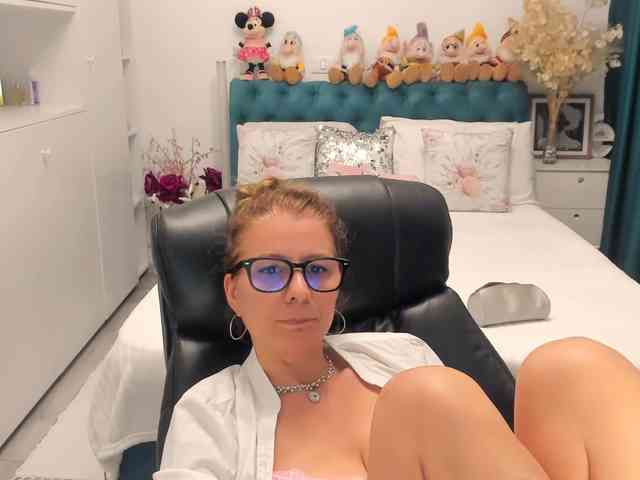 SalomeJade webcam