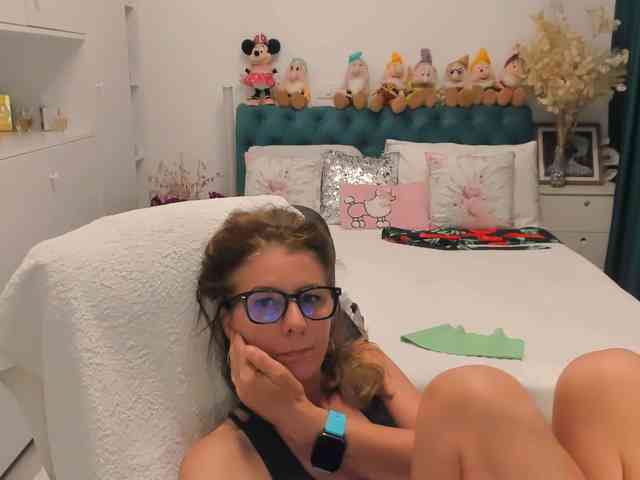 SalomeJade webcam
