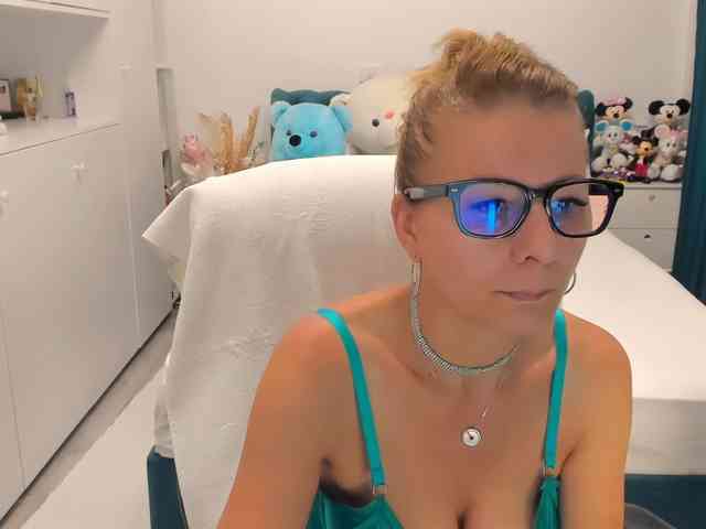 SalomeJade webcam