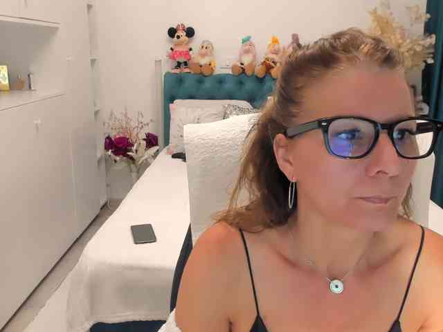 SalomeJade webcam