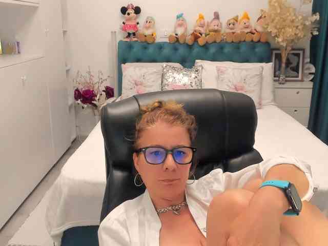 SalomeJade webcam