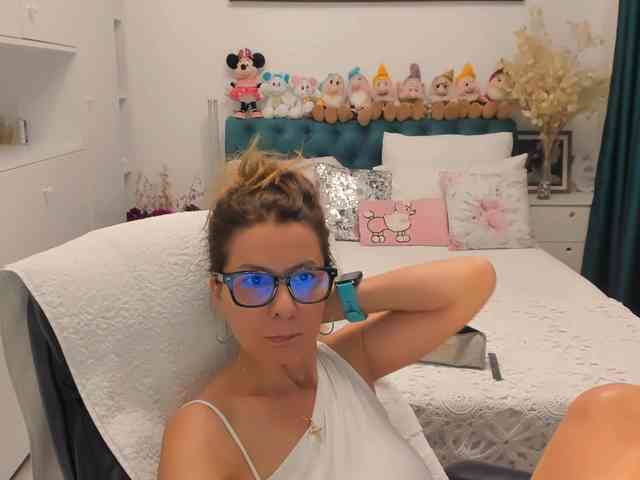 SalomeJade webcam