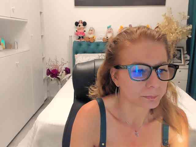 SalomeJade webcam