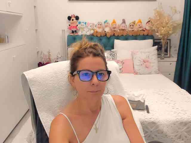SalomeJade webcam