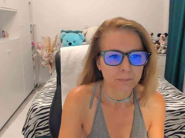 SalomeJade webcam