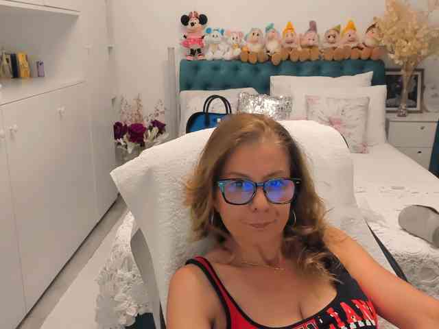 SalomeJade webcam