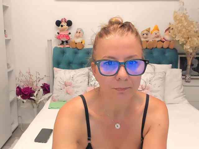 SalomeJade webcam