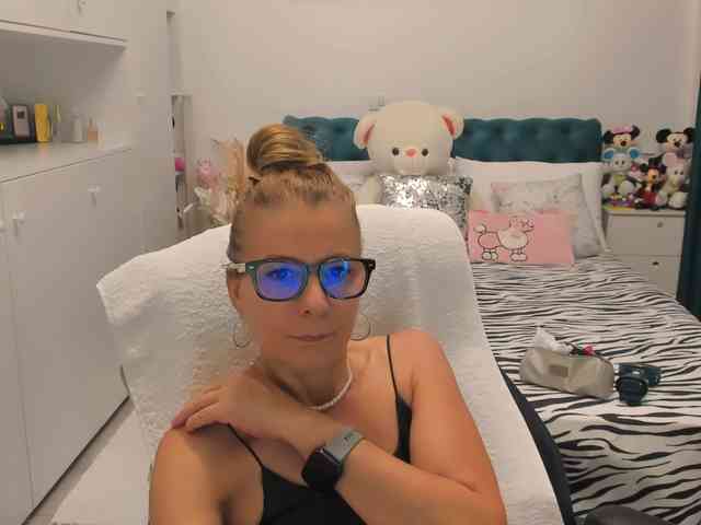 SalomeJade webcam