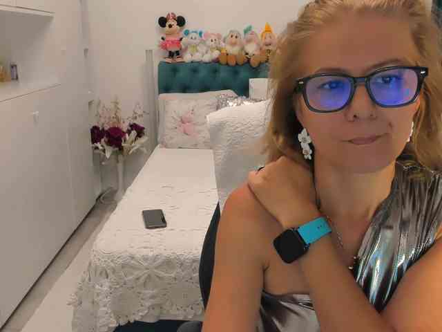 SalomeJade webcam