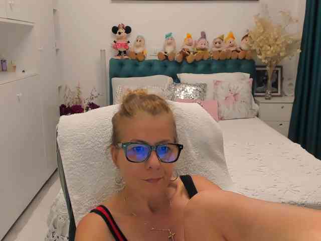 SalomeJade webcam