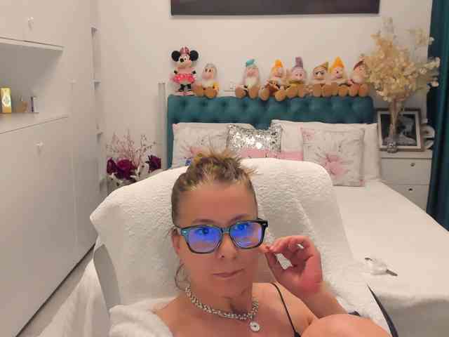 SalomeJade webcam