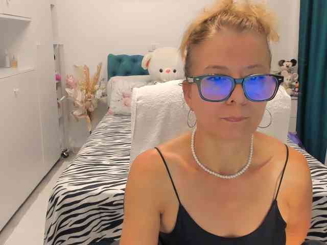 SalomeJade webcam