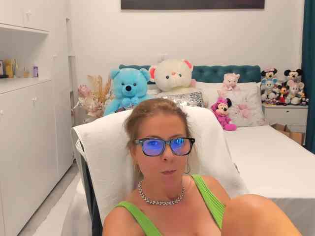 SalomeJade webcam