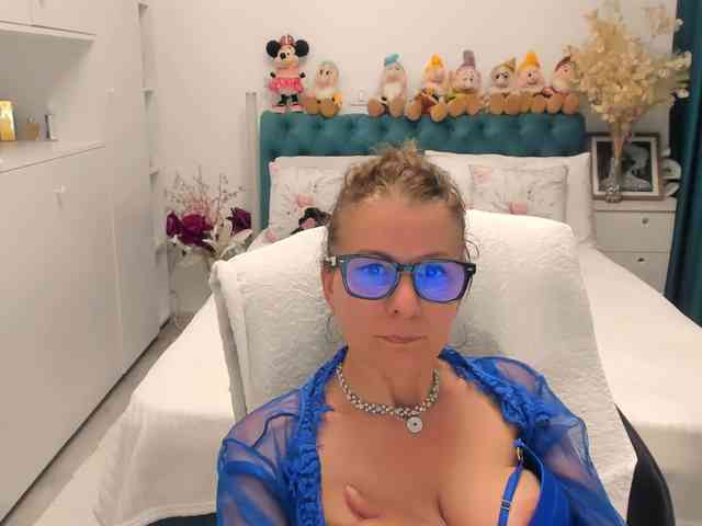 SalomeJade webcam