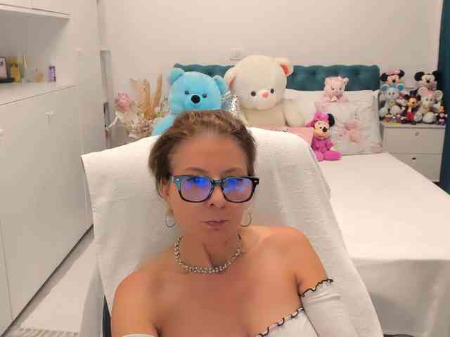SalomeJade Live Webcam on BongaCams