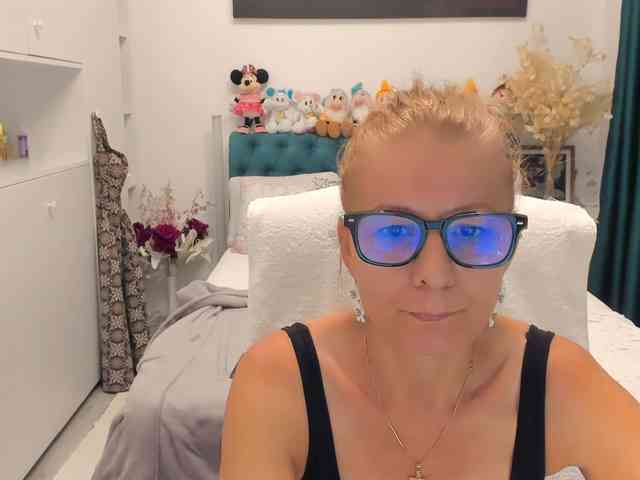 SalomeJade webcam