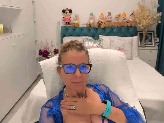 SalomeJade webcam