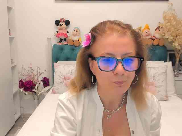 SalomeJade webcam