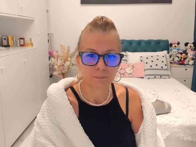 SalomeJade webcam