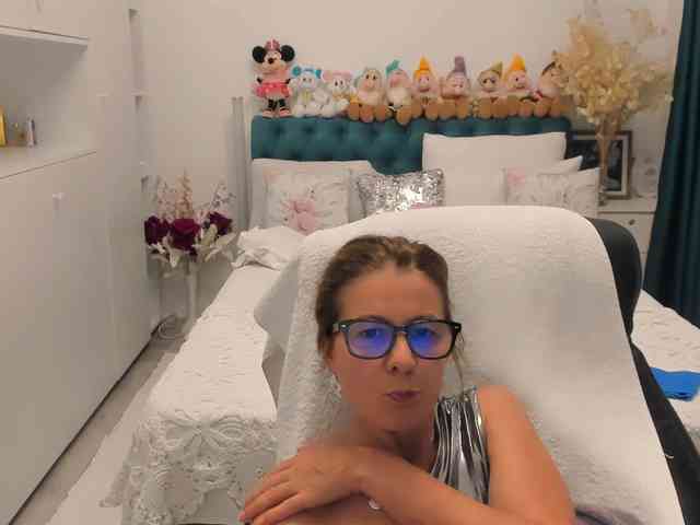 SalomeJade webcam