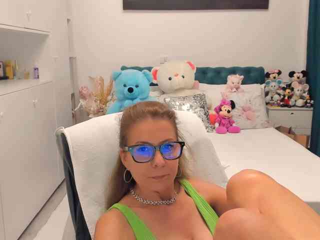 SalomeJade webcam