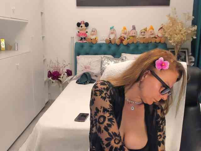 SalomeJade webcam