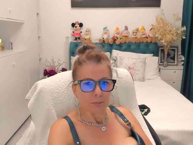 SalomeJade webcam