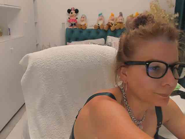 SalomeJade webcam