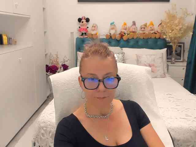 SalomeJade webcam