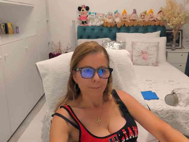 SalomeJade webcam