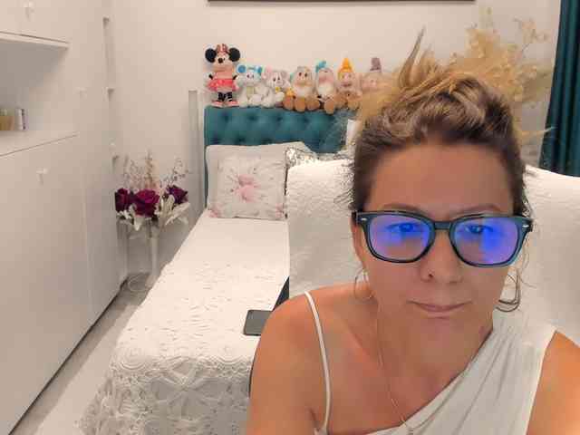 SalomeJade webcam