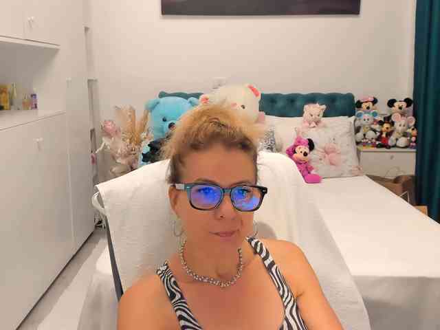 SalomeJade webcam
