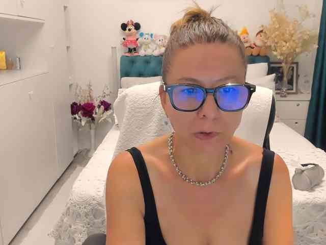 SalomeJade webcam